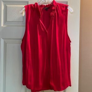 Button down, slide, sleeveless top with great neck detail